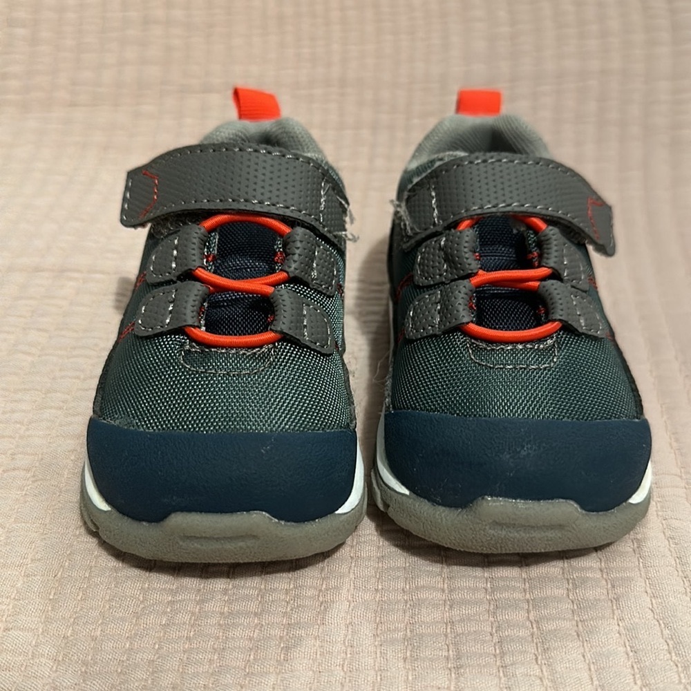 See Kai Run toddler sneakers size 4
